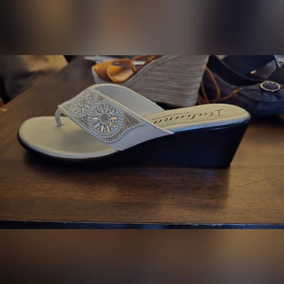 Italian Shoemakers Silver Beaded Sandals - Picture 2 of 4